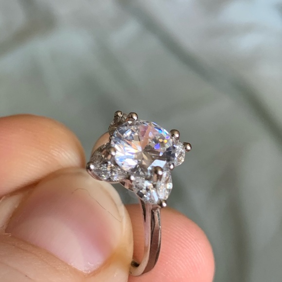 Stirling silver ring - Picture 2 of 5